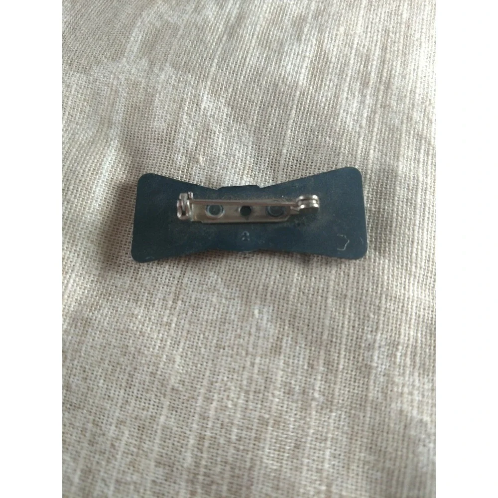 Vintage 1988 Bus Boys Money‎ Don't Make No Make Plastic Bow Tie Pin